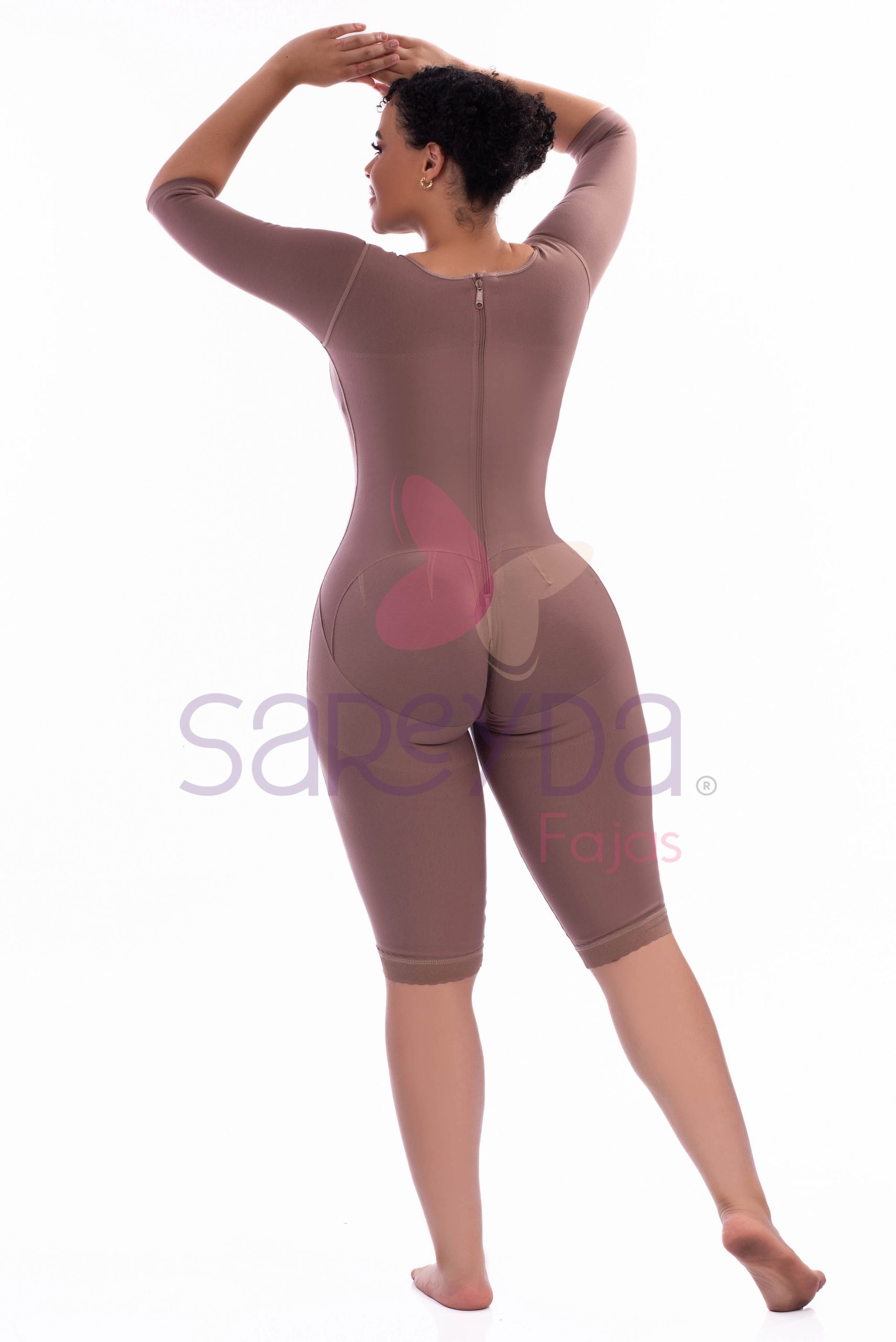 Faja con brasier mangas y cierre posterior bota larga