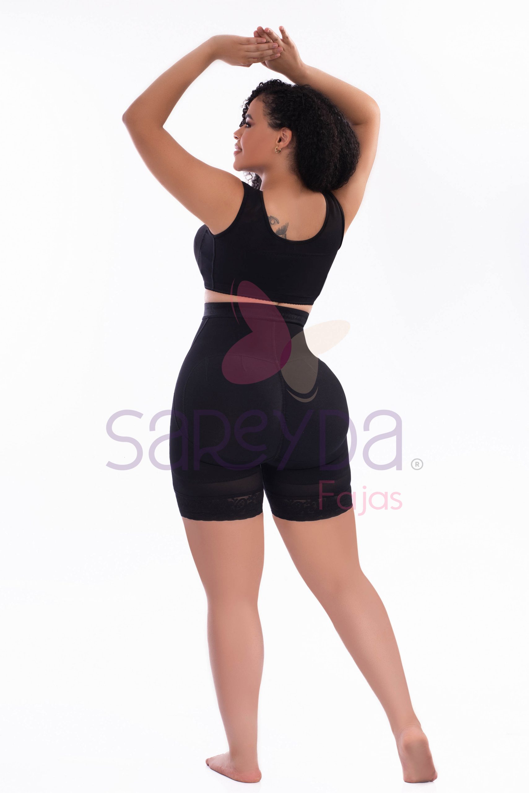 Short con cierre abdominal media pierna
